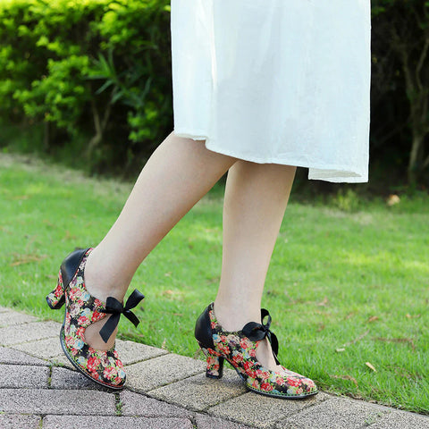 Hand-Painted Floral Laces Elegant Pumps