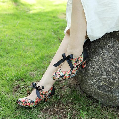 Hand-Painted Floral Laces Elegant Pumps